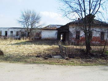 Развалившиеся здания около Зосимовой пустныни