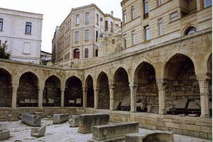 рыночная площадь Баку. Старый город