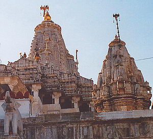 храм в Удайпуре